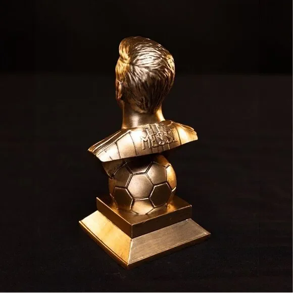 LIONEL LEO MESSI Bust Statue Figurine Sculpture Legendary Soccer Player Decor - Picture 3 of 8